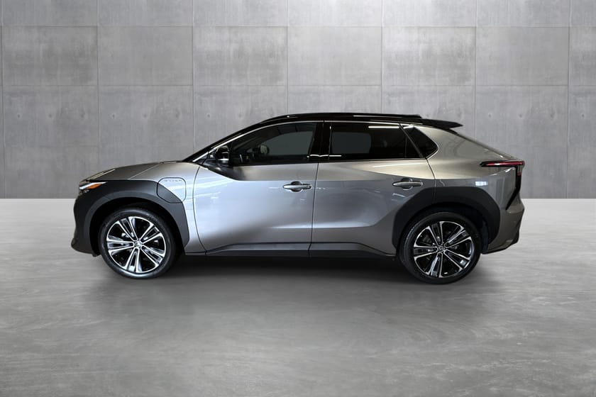 Bilde 2 av Toyota bZ4X Elektrisk 218 hk Automatgir AWD Executive Bitone