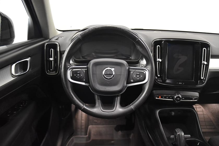 Bild 2 av Volvo XC40 D3 AWD Aut Momentum Bluetooth Farthållare 150hk