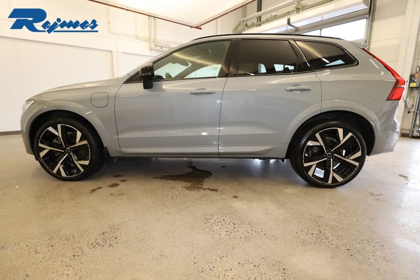 Bild 3 av Volvo XC60 T6 Plus Black Nordic Edition