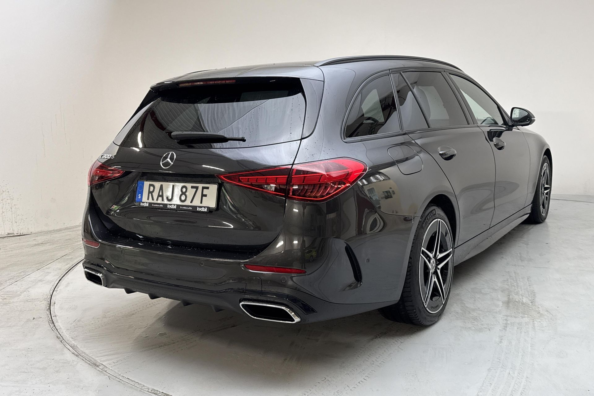 Mercedes-Benz C 300 T e 2023, bild 3/10