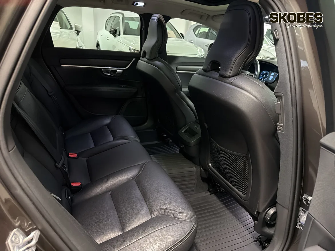 Volvo V90 Cross Country