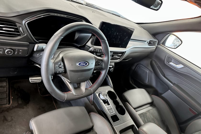 Bild 5 av Ford Kuga Plug-In Hybrid ST-Line X 2.5 FWD 243hk Black Edition CVT