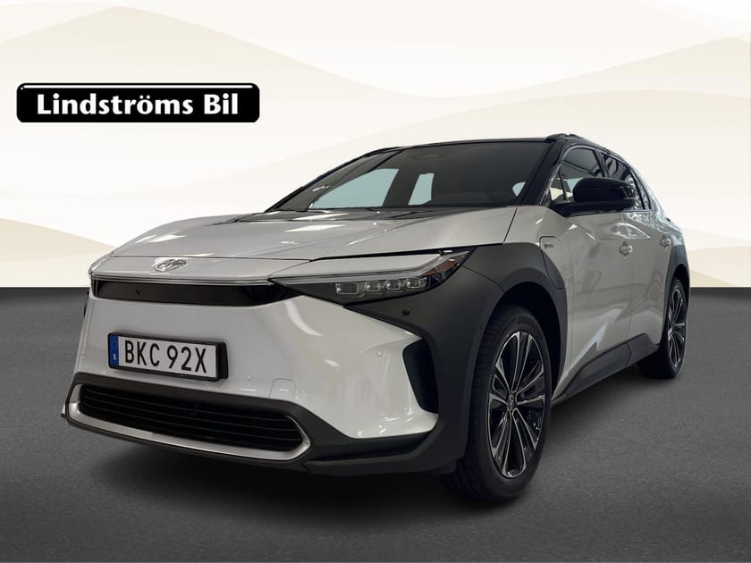 Bild 1 av Toyota bZ4X FWD EXECUTIVE 20 JBL PANORAMAGLASAK TVÅTONSL - Vinterhjul