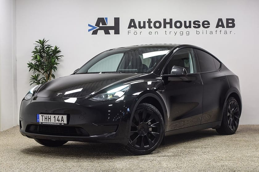Bild 1 av Tesla Model Y Standard Range RWD Drag Induction Svensksåld