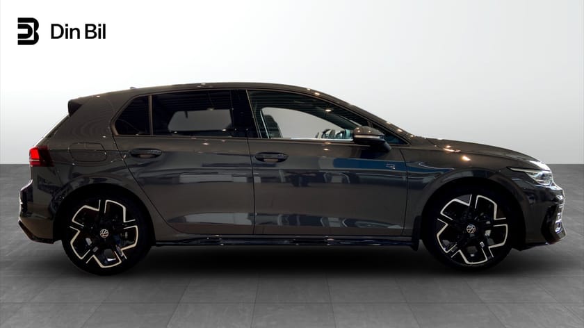Bild 2 av Volkswagen Golf R-Line 1,5 eTSI 150hk DSG7 Dragkrok/360kamera