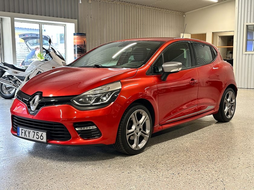 Bild 2 av Renault Clio 1.2 TCe EDC GT SPORT Ny bess Nyservad GPS Sportstolar