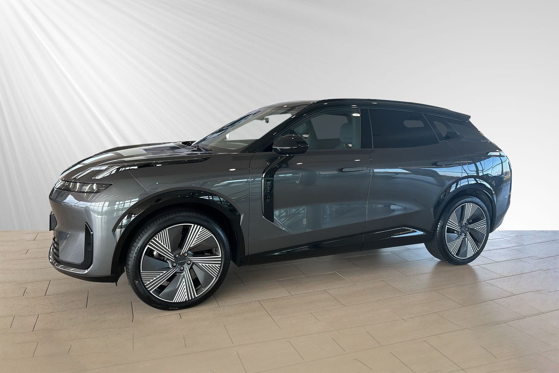 Lynk & Co 08 More PHEV 2025, bild 2/10