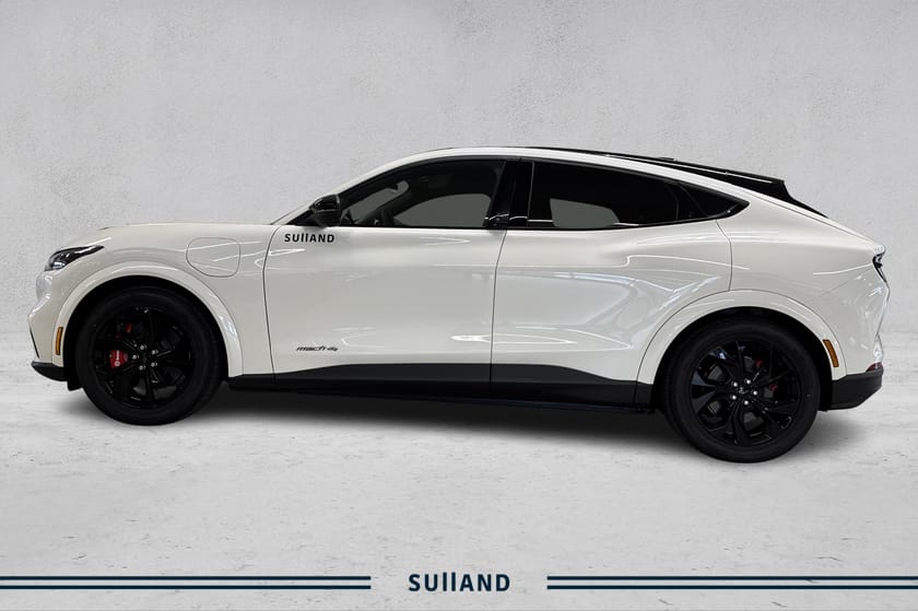 Bilde 1 av Ford Mustang Mach-E Long Range AWD Varmepumpe//Glasstak//Bluecruise//Hengerfeste
