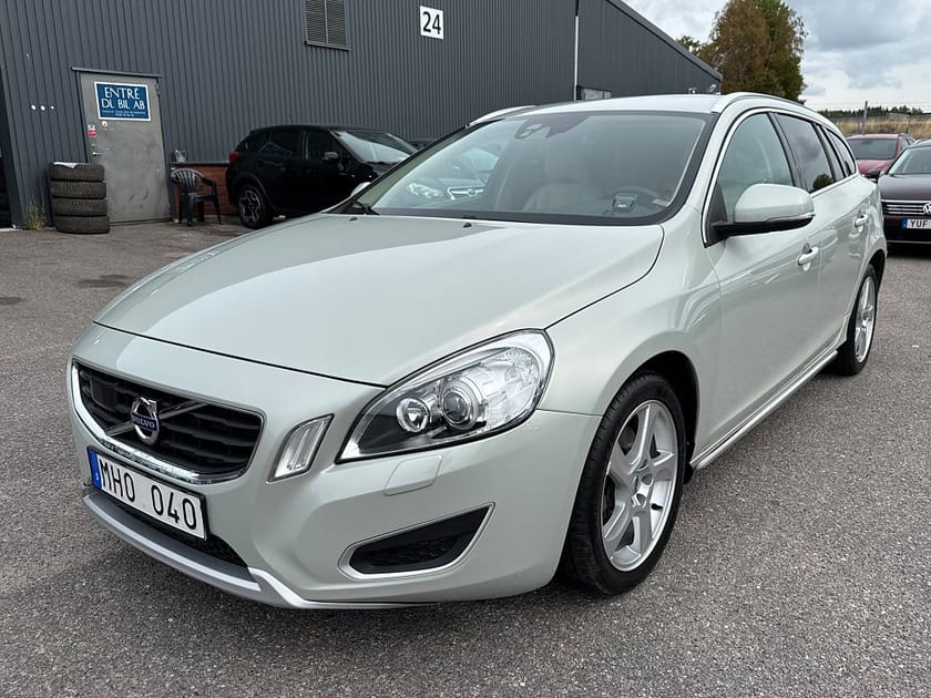 Bild 2 av Volvo V60 1.6 DRIVe 115hk SUMMUM|NYBESS|NYSERV|DRAG|