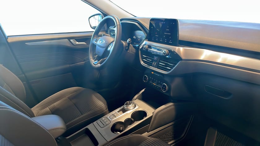 Bild 3 av Ford Kuga Plug-In Hybrid Titanium 225hk Rattvärme | Carplay