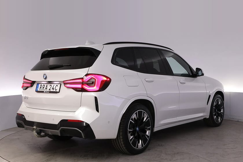 Bild 5 av BMW iX3 M-Sport Charged plus Pano HuD Drag HK 360 AdapFarth