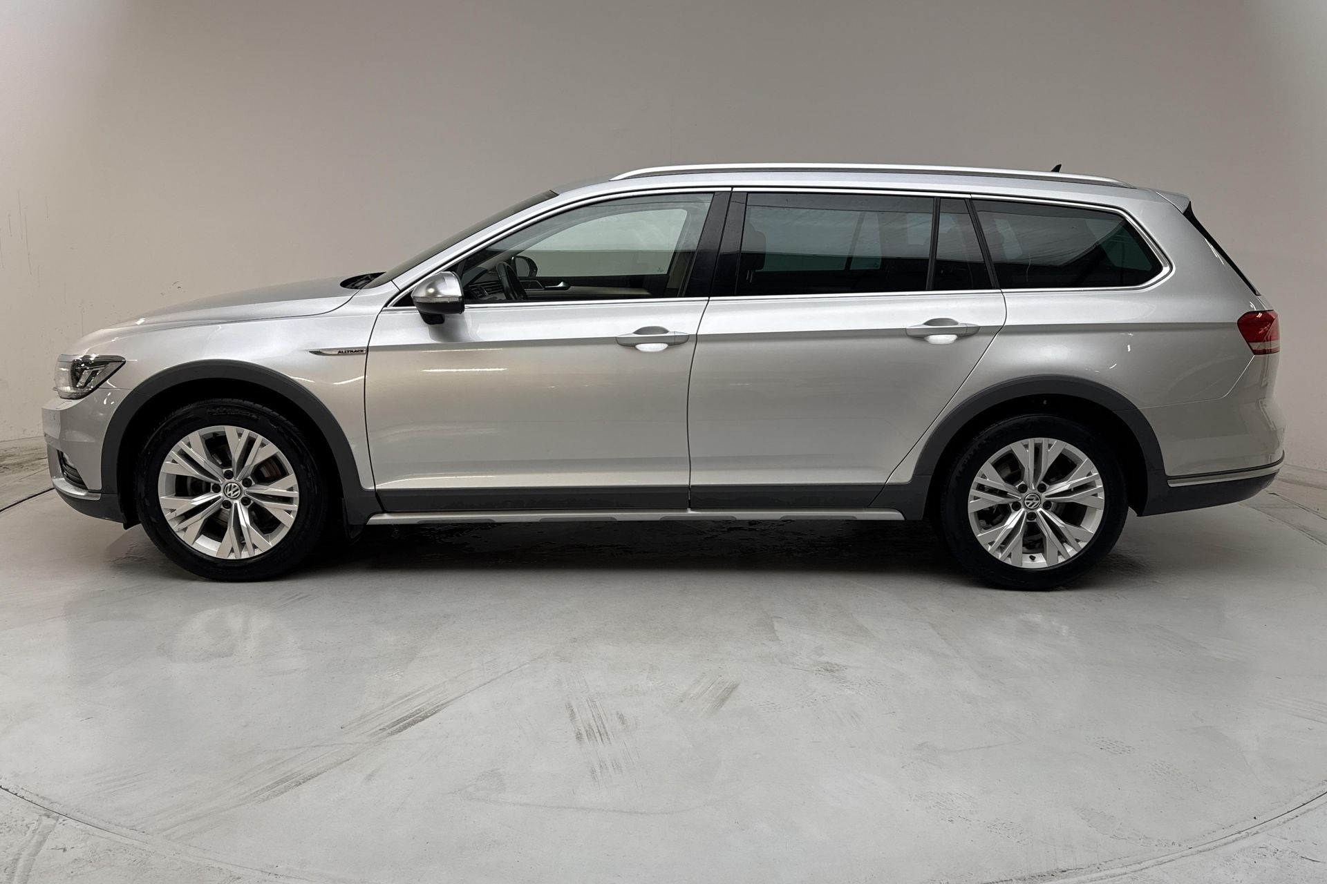 Volkswagen Passat 2016, bild 2/10