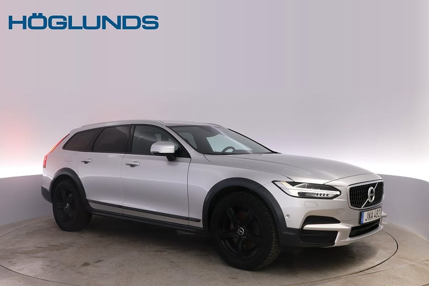 Bild 2 av Volvo V90 Cross Country D4 AWD Momentum Värmare Drag Ny Kamrem
