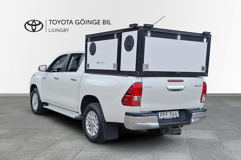 Bild 2 av Toyota Hilux Dubbelhytt D-CAB 2,4 AUT HUNDKÅPA LIGHTFORCE