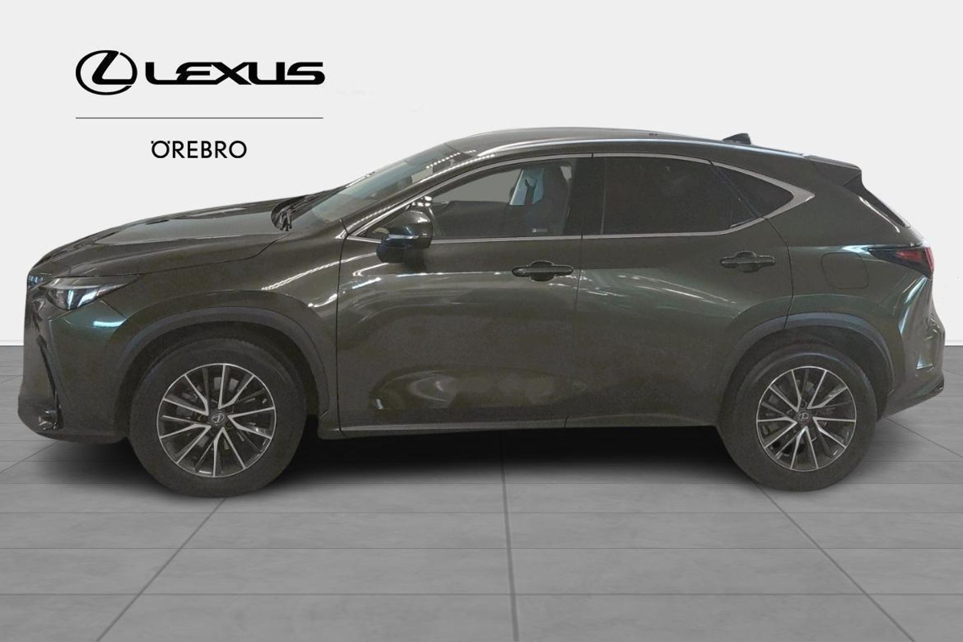 Lexus NX 350h Executive Vinterhjul 2022, bild 2/11