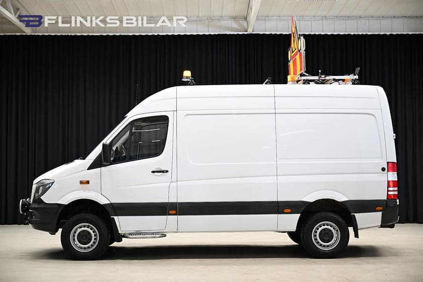 Bild 2 av Mercedes-Benz Sprinter 316 BlueTEC 4MATIC Skåpbil 163HK Automat|Drag|Värmare|UppvärmtSkåp