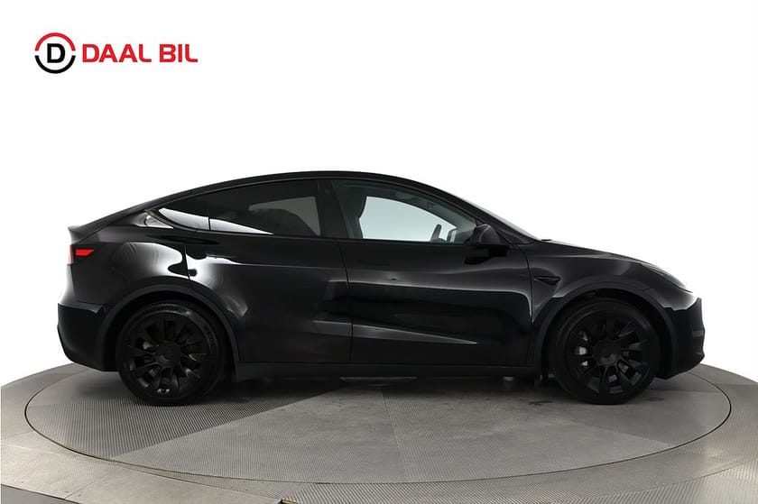 Bild 5 av Tesla Model Y Long Range AWD 514HK PANORAMA DRAG VÄRMARE B-KAMERA NFC