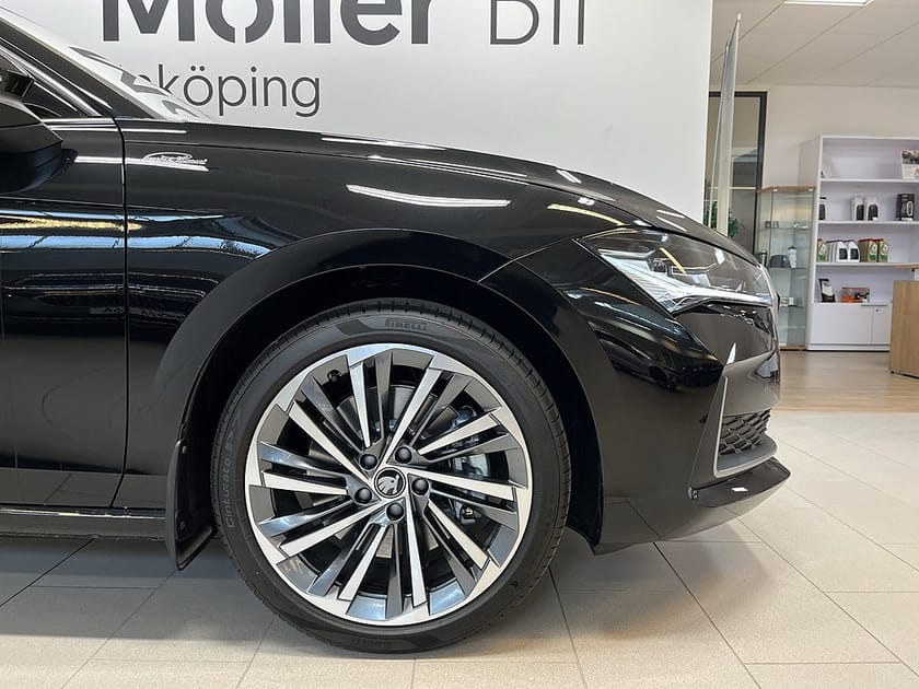 Bild 3 av Škoda Superb iV Kombi Skoda COMBI L&K 1,5 TSI 204hk Dragkrok P-värmare