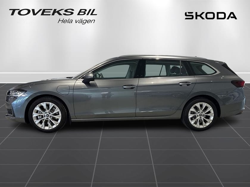 Bild 4 av Škoda Superb iV Kombi SELECTION1,5 TSI 204HK DSG