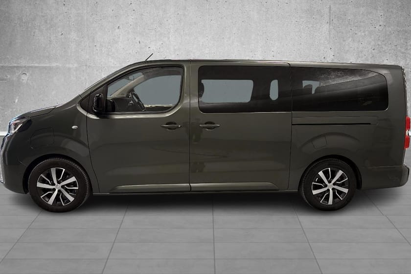 Bilde 2 av Toyota Proace Verso Electric Long 75 Family 8 seter - krok - led.bar