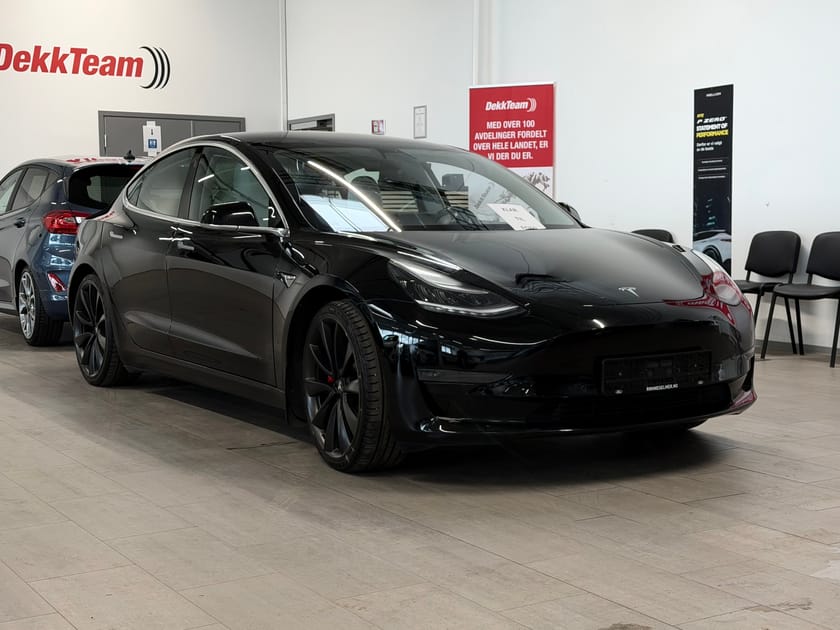 Bilde 1 av Tesla Model 3 Performance AWD Track Mode App Forvarming Autopilot+++