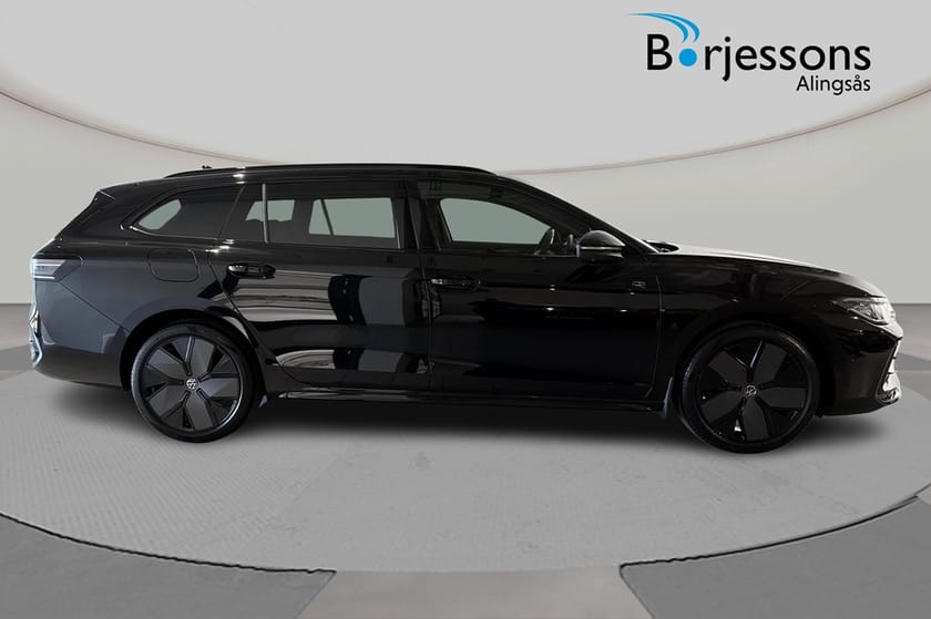 Bild 2 av Volkswagen Passat Variant eHybrid 272 DSG6 R-LINE