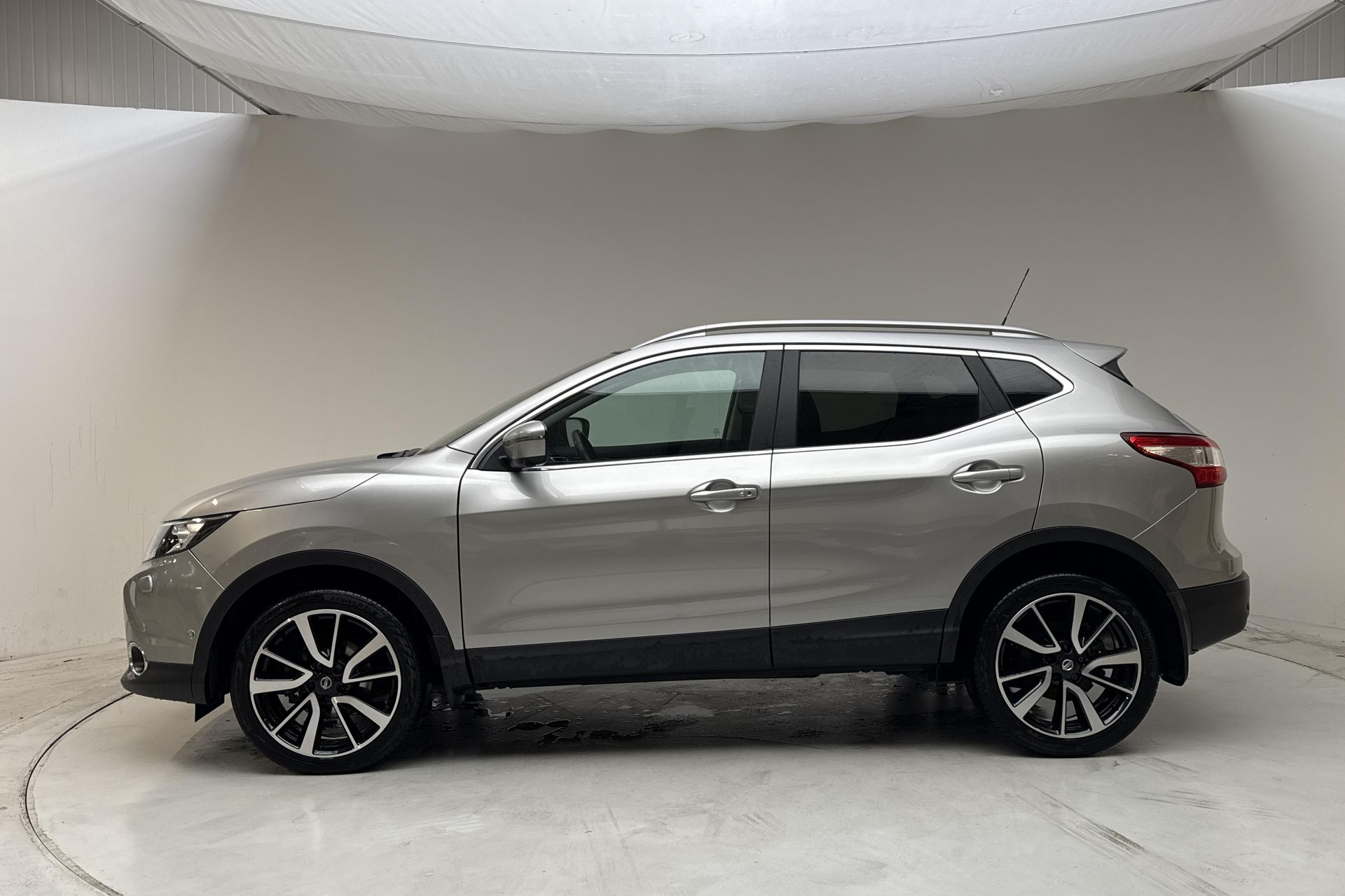 Nissan Qashqai 1.2 DIG-T 2017, bild 2/10