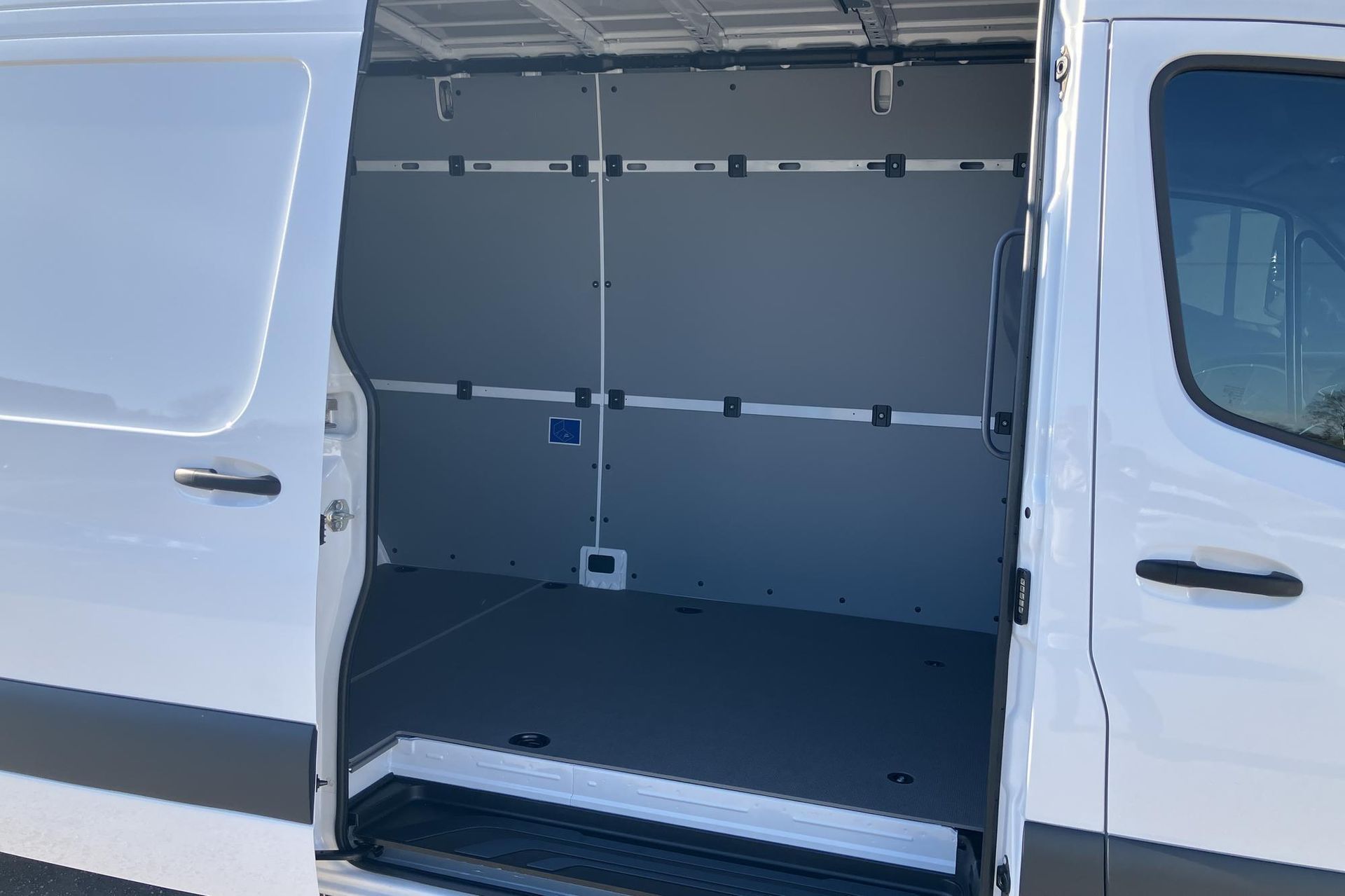 Mercedes-Benz eSprinter 312 2025, bild 4/10