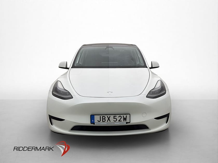 Bild 3 av Tesla Model Y Standard Range RWD Autpilot Drag En-Brukare MOMS