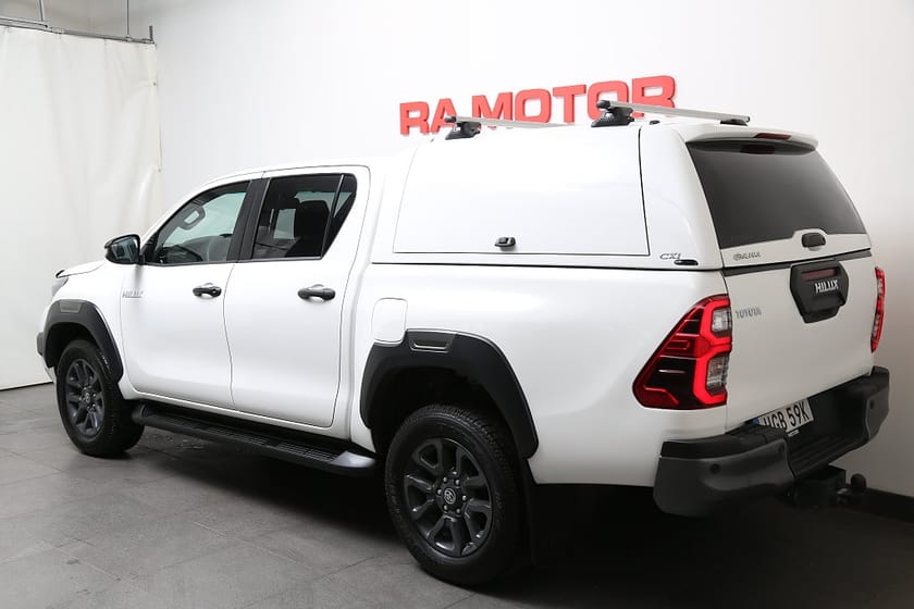 Bild 3 av Toyota Hilux Dubbelhytt 2,8 MHEV 204hk Invincible 4WD Flak/Kåpa Moms