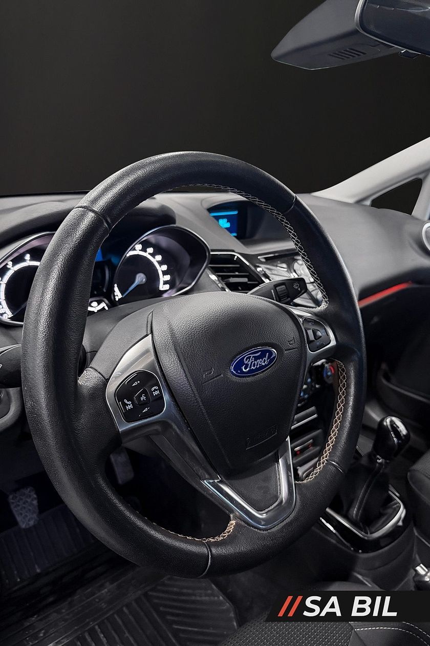 Bild 5 av Ford Fiesta 5-dörrar 1.0 EcoBoost Titanium Euro 6 / Nybytt kamrem