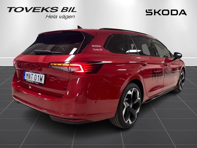 Bild 4 av Škoda Superb iV Kombi Sportline 1,5 TSI 204hk Panorama / Canton