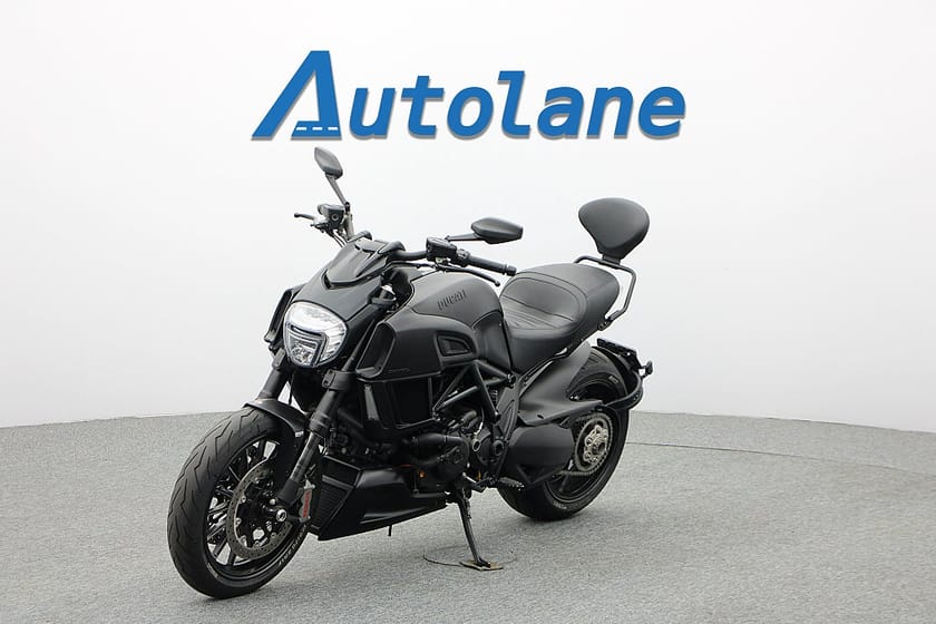 Bild 4 av Ducati Diavel *Brembo, G.P.R Slip-On