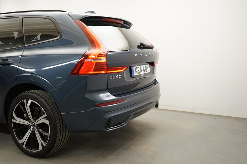 Bild 3 av Volvo XC60 Recharge T8 Ultimate Dark, HarmanKardon PremiumSound, Dragkrok, Taklucka
