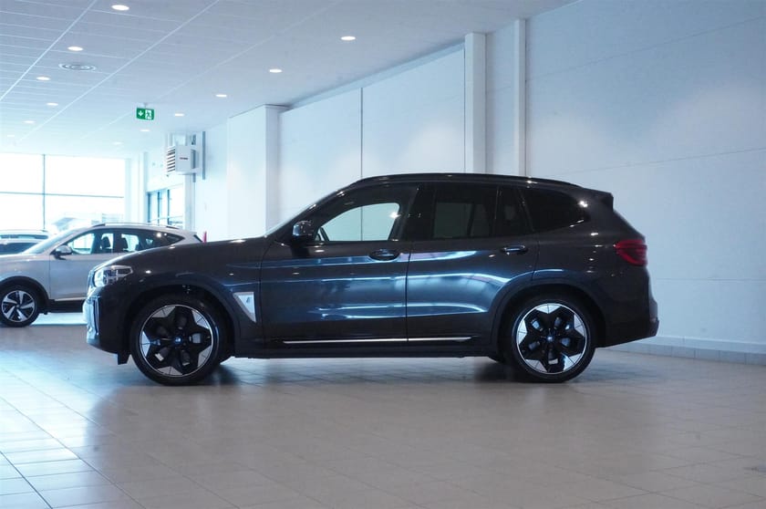 Bild 4 av BMW iX3 Charged Plus Drag Panorama Läder Keyless hk HUD 286hk