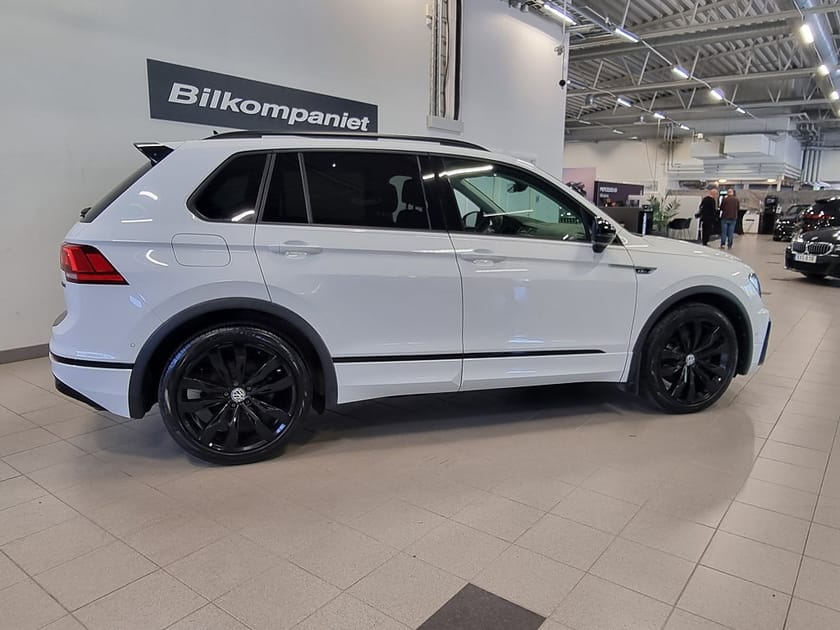 Bild 3 av Volkswagen Tiguan R-Line TSI 190hk 4M Aut Black/Pano/El.stol/Dynaudio