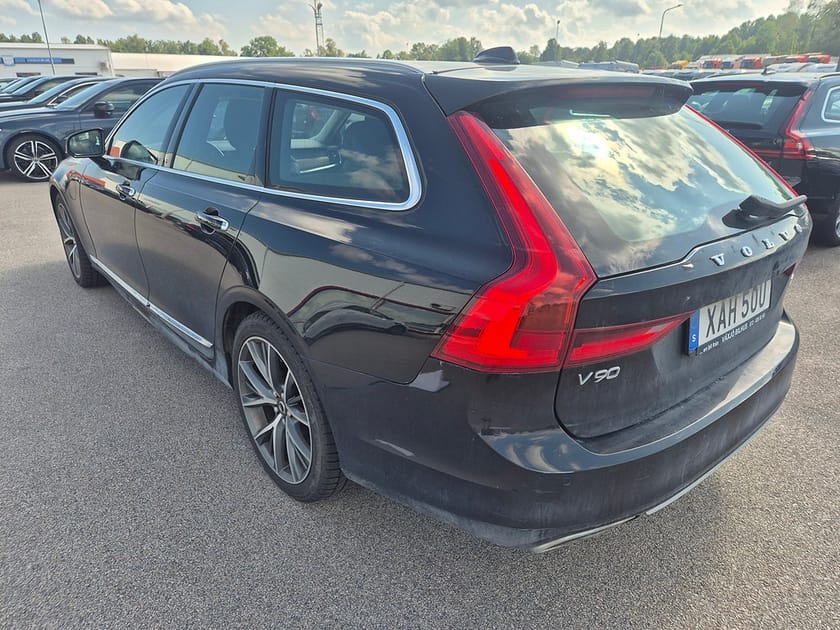 Bild 2 av Volvo V90 T8 Recharge Inscription plug in 392HK 4x4 Läder