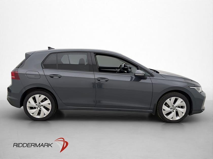 Bild 4 av Volkswagen Golf 1.5 eTSI 150hk Edition Kamera Drag