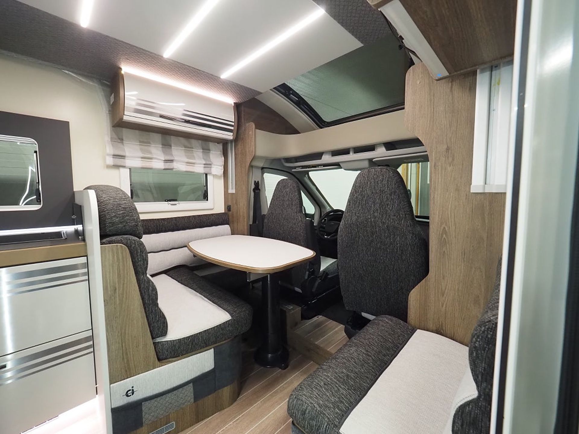 Caravans International Campervan Ford 2025, photo 5/10