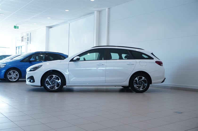 Bild 4 av Hyundai i30 Kombi 1.0 T-GDi Essential Aut Kamera LED Rattvärme