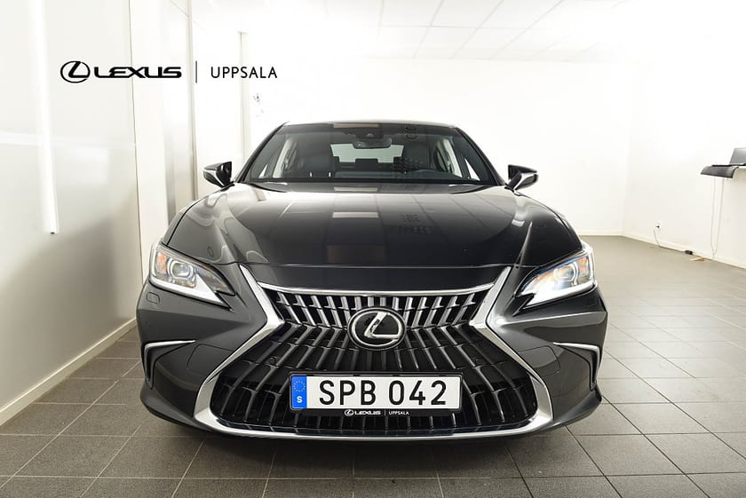 Bild 5 av Lexus ES 300h 2.5  Limited Edition Taklucka Navi Backkamera