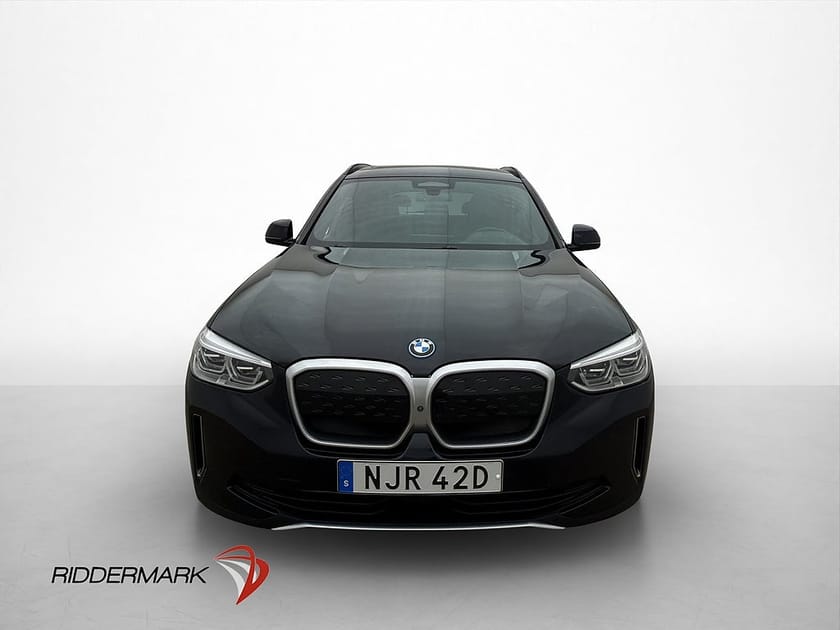 Bild 3 av BMW iX3 286hk Cockpit Pano H/K 360° HuD Skinn Drag