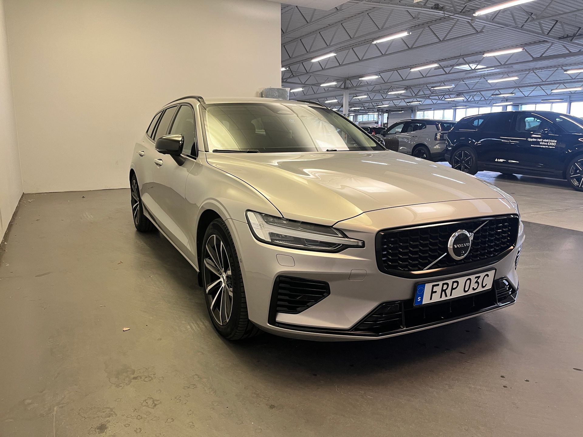 Volvo V60 T6 Plus Dark Nordic Edition 2025, bild 6/10