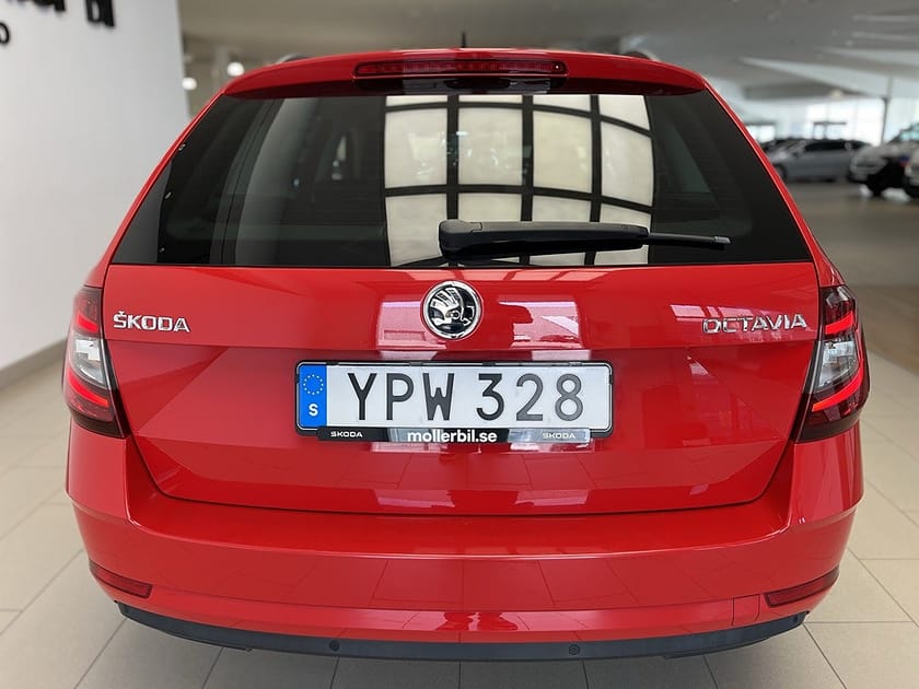 Bild 4 av Škoda Octavia Kombi Skoda VIA COMBI AMBITION 1,0 TSI 115hk I Elbaklucka