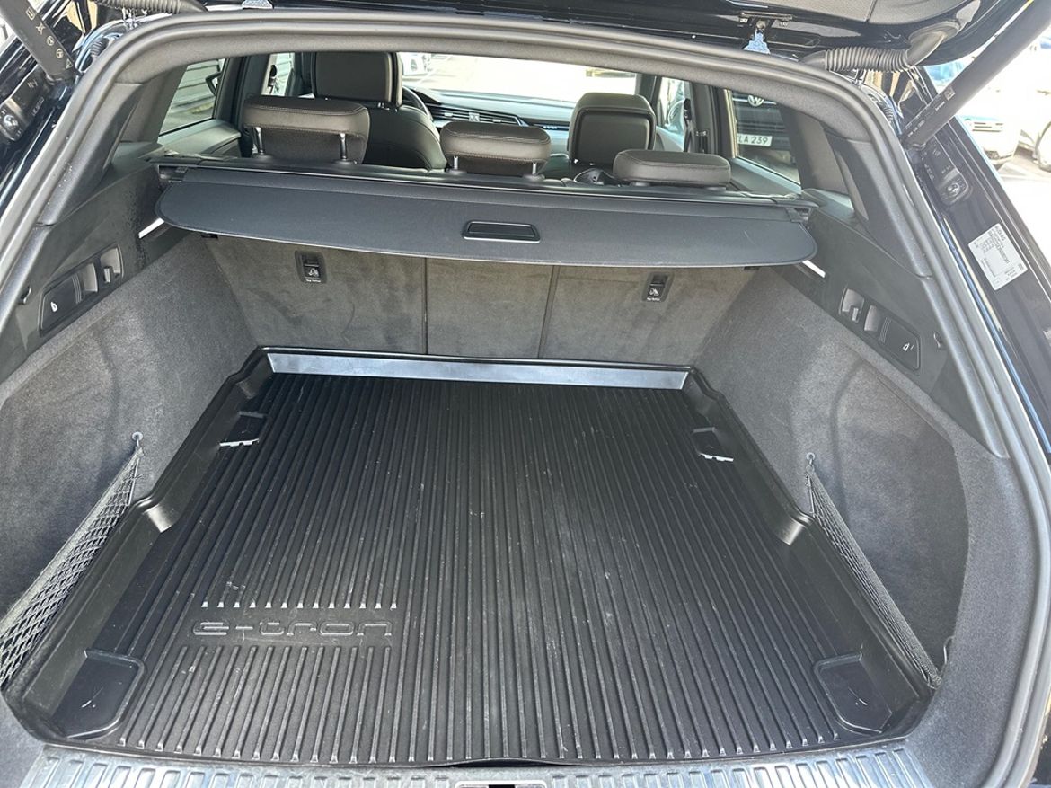 Audi Audi e-tron 55 quattro — bild 12