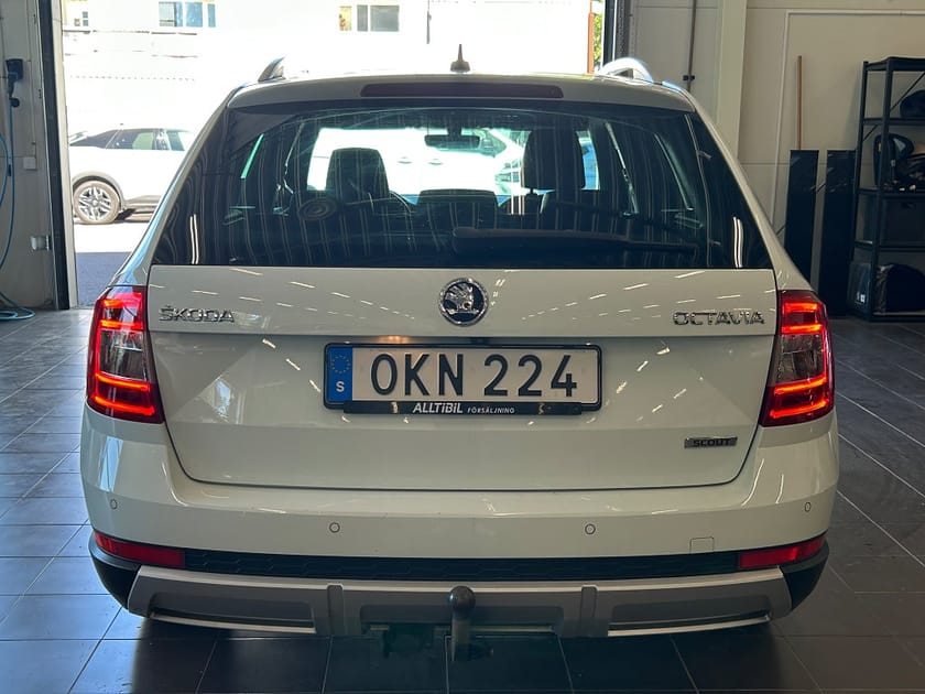 Bild 5 av Škoda Octavia Scout Skoda 2.0 TDI 4x4 Premium Navi/Kamera/Drag/Canton/Elstolar