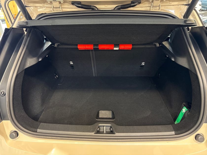 Bild 4 av Volvo EX30 Single Motor Extended Range Plus 🟣, Dual-Tone Tak, Elmanövrerade framstolar, Tonade rutor, Harman/Kardon
