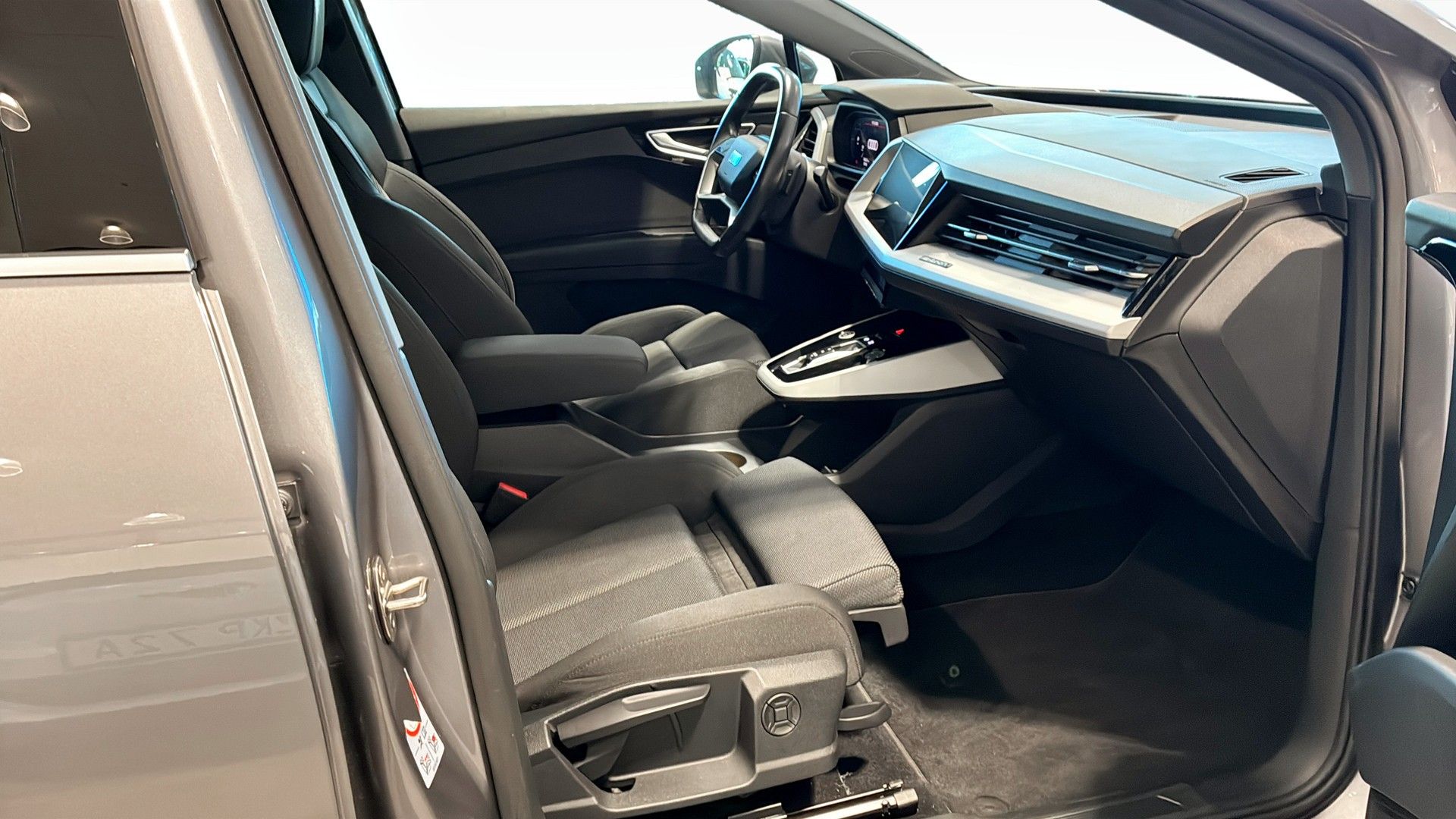Audi Q4 e-tron 40 E-tron Comfort 204 hk 2023, kuva 3/10