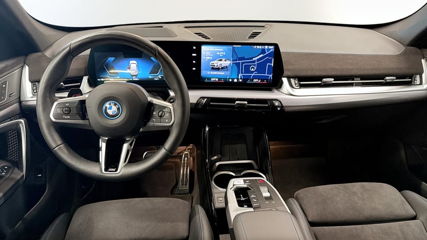 Bild 4 av BMW iX1 xDrive30 xDrive 30 M Sport H/K HUD Elstolar m minne DAP