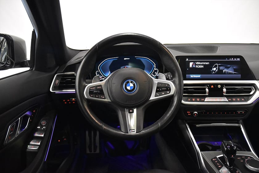 Bild 2 av BMW 330e xDrive Touring Plug-in M Sport Innovation Pano 360° P-värm Drag